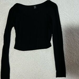 Black, Long sleeve, Crop Top!